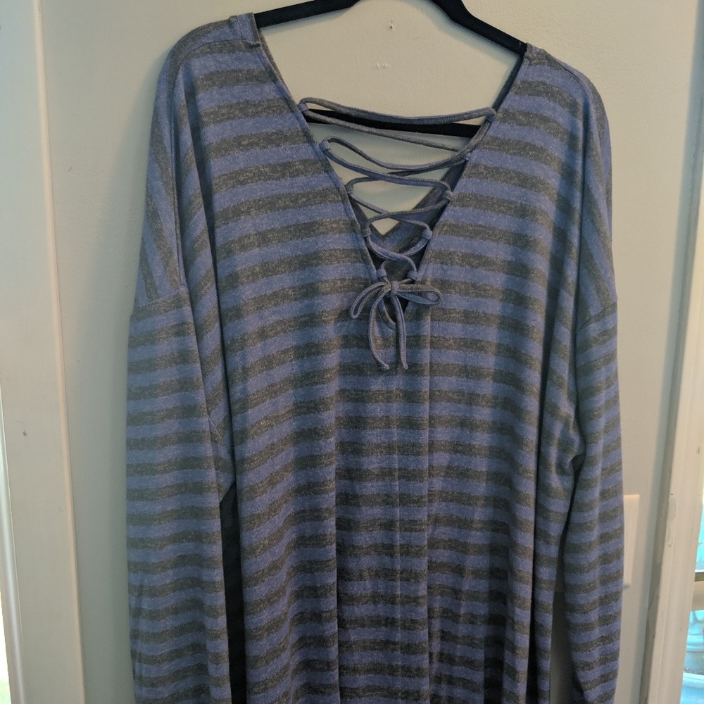 Sweater - Picture 2 of 4